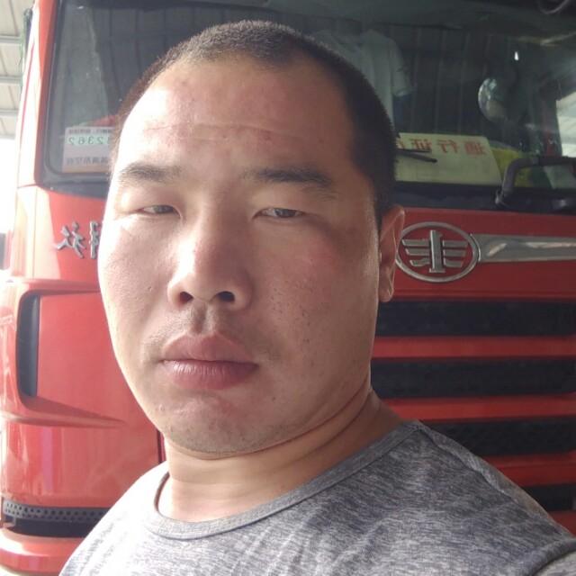 稳重放弃微笑的照片