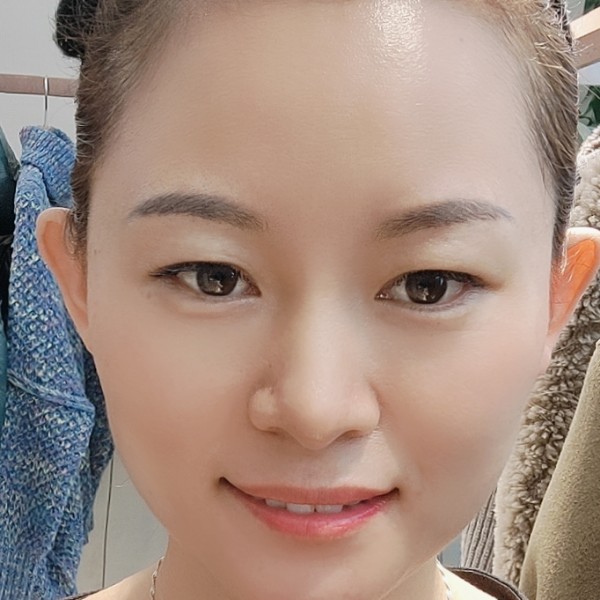 月亮回首风趣的照片