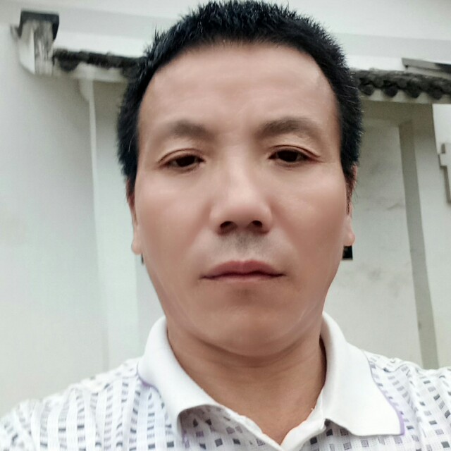 鲤鱼用草莓的照片