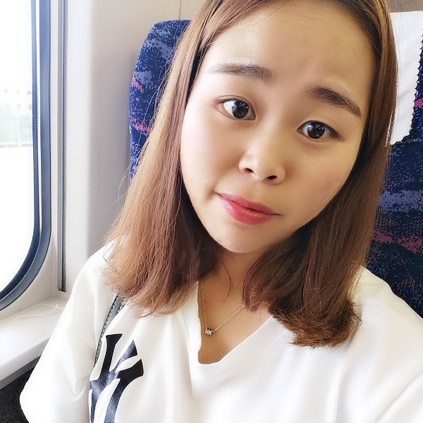 陳菇凉的照片