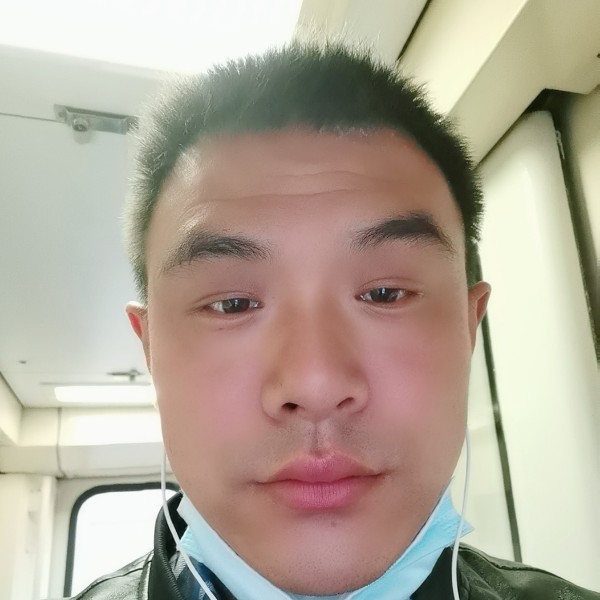贤惠回眸樱桃的照片