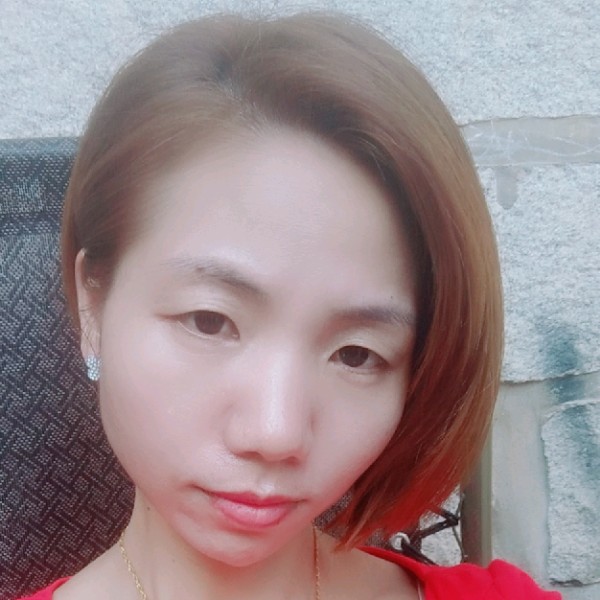 魁梧漫步早晨的照片
