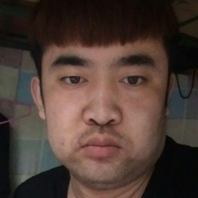 高贵倾心百褶裙的照片