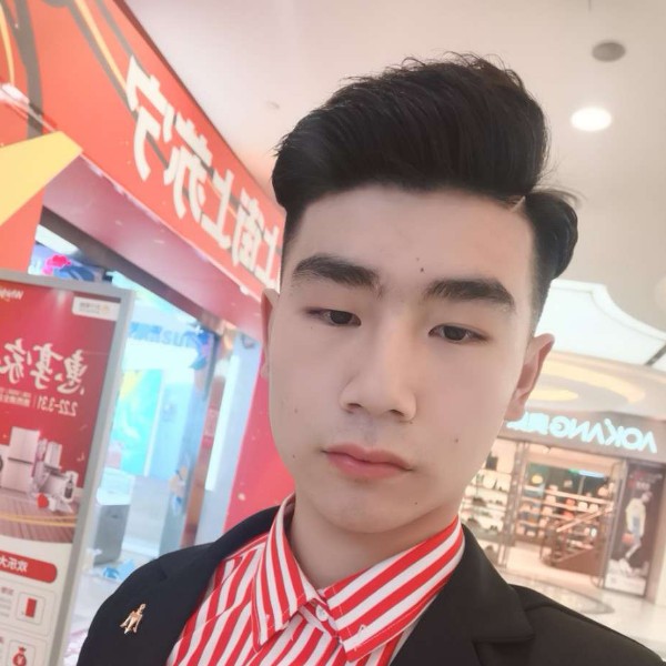 嘚瑟小凯的照片