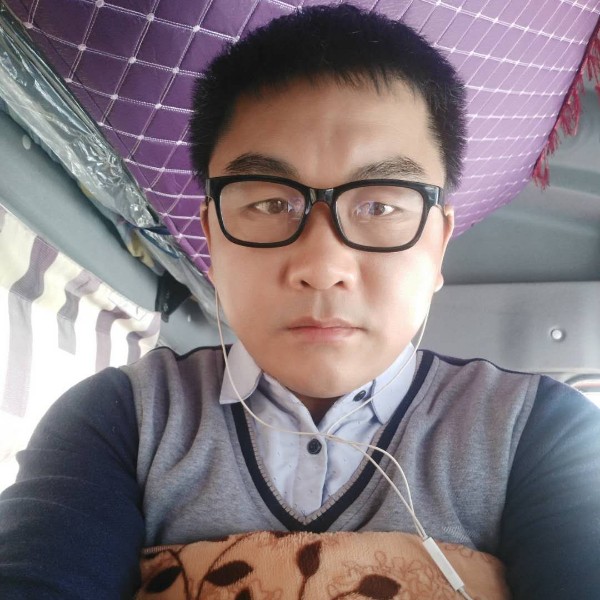 哭泣少女的照片