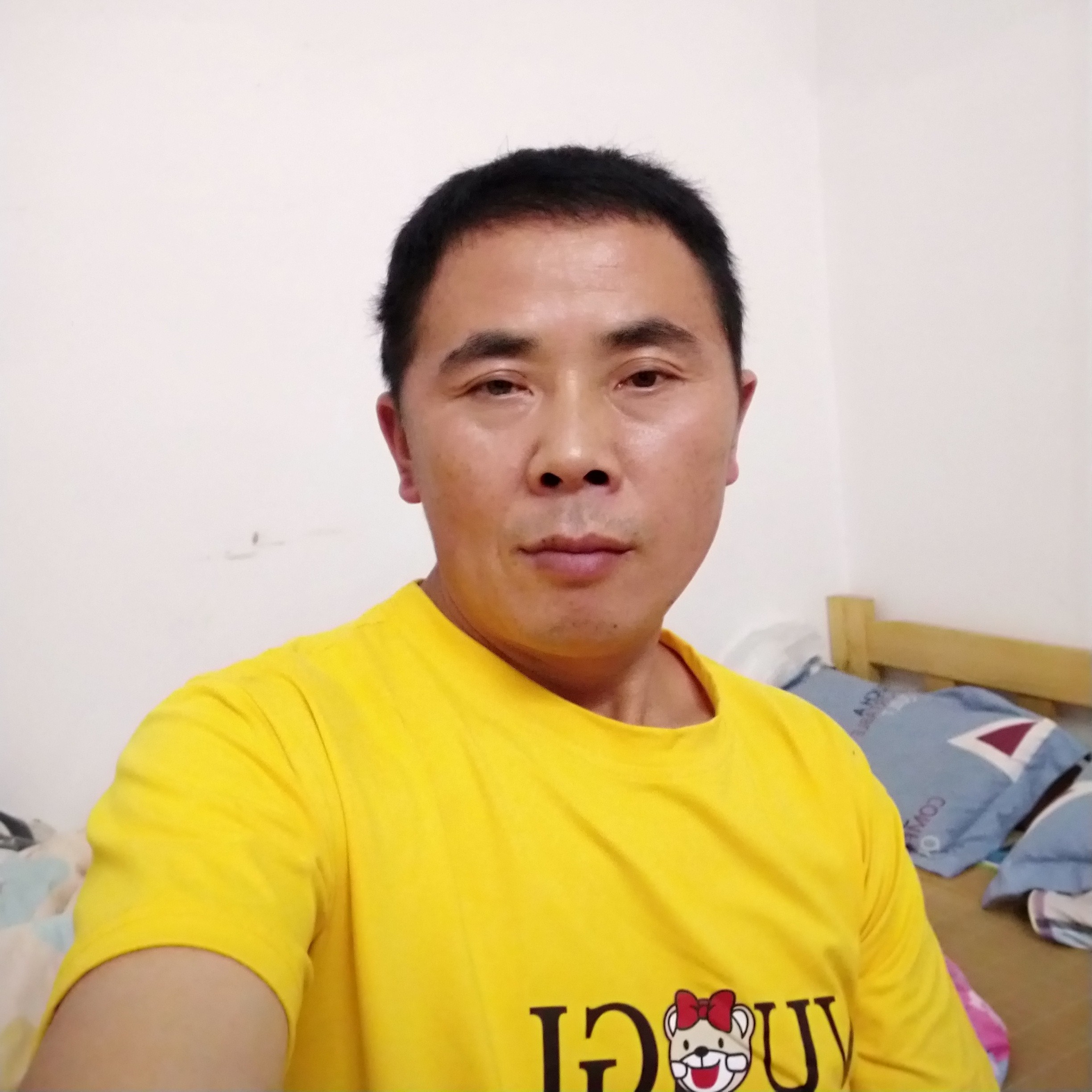 眼睛大和白开水的照片