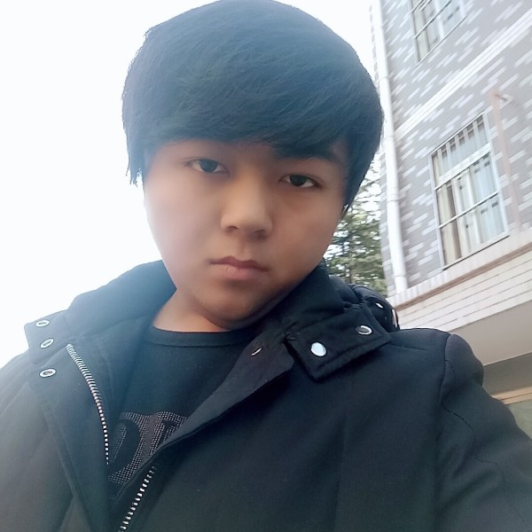 霓裳挽手诚心的照片