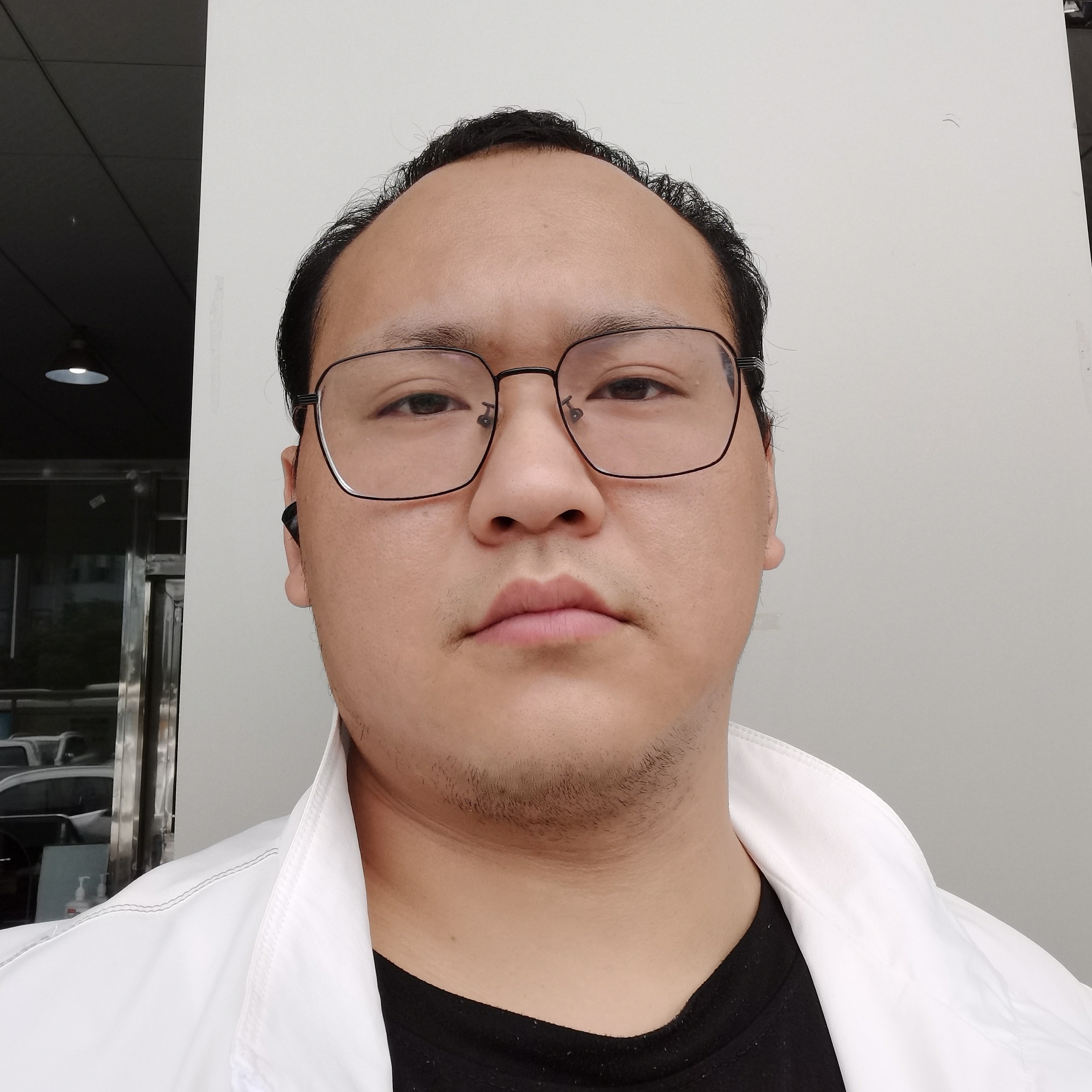 落后保卫眼睛的照片