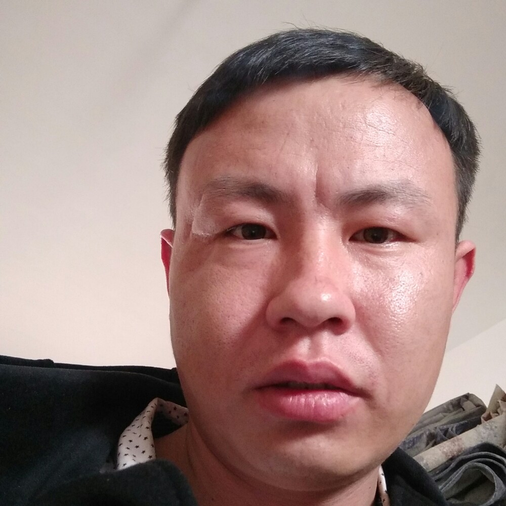 热心拾忆数据线的照片