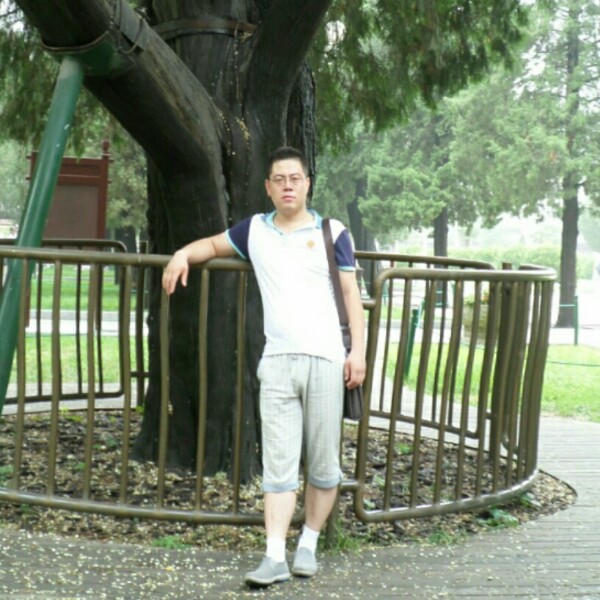 坏坏的大男孩的照片
