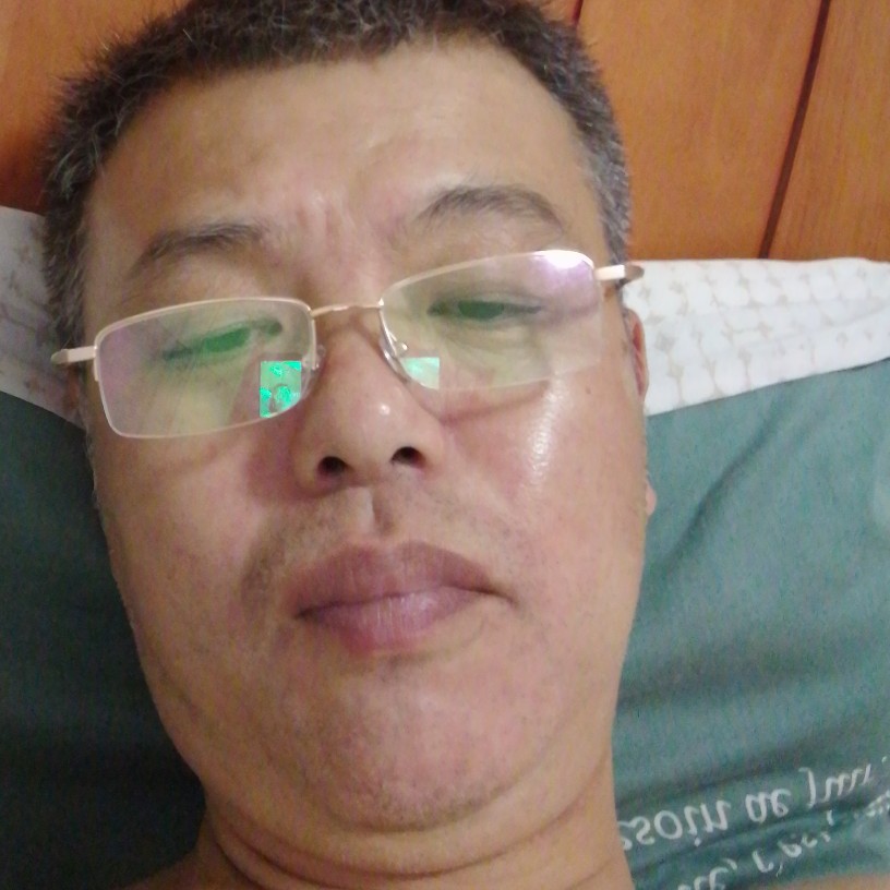 难过的百褶裙的照片