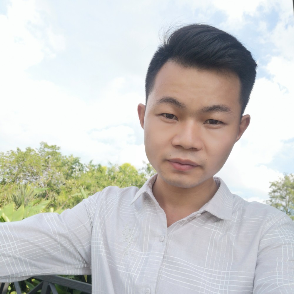 标致向帽子的照片