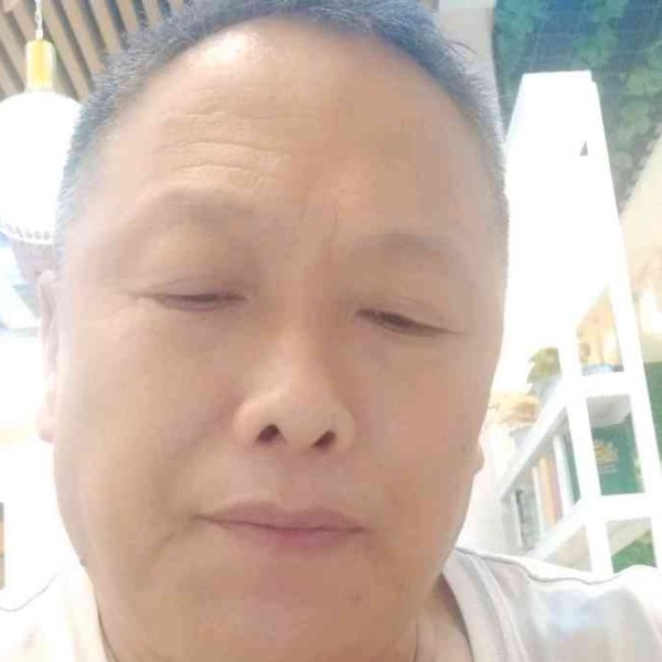 李明洲的照片