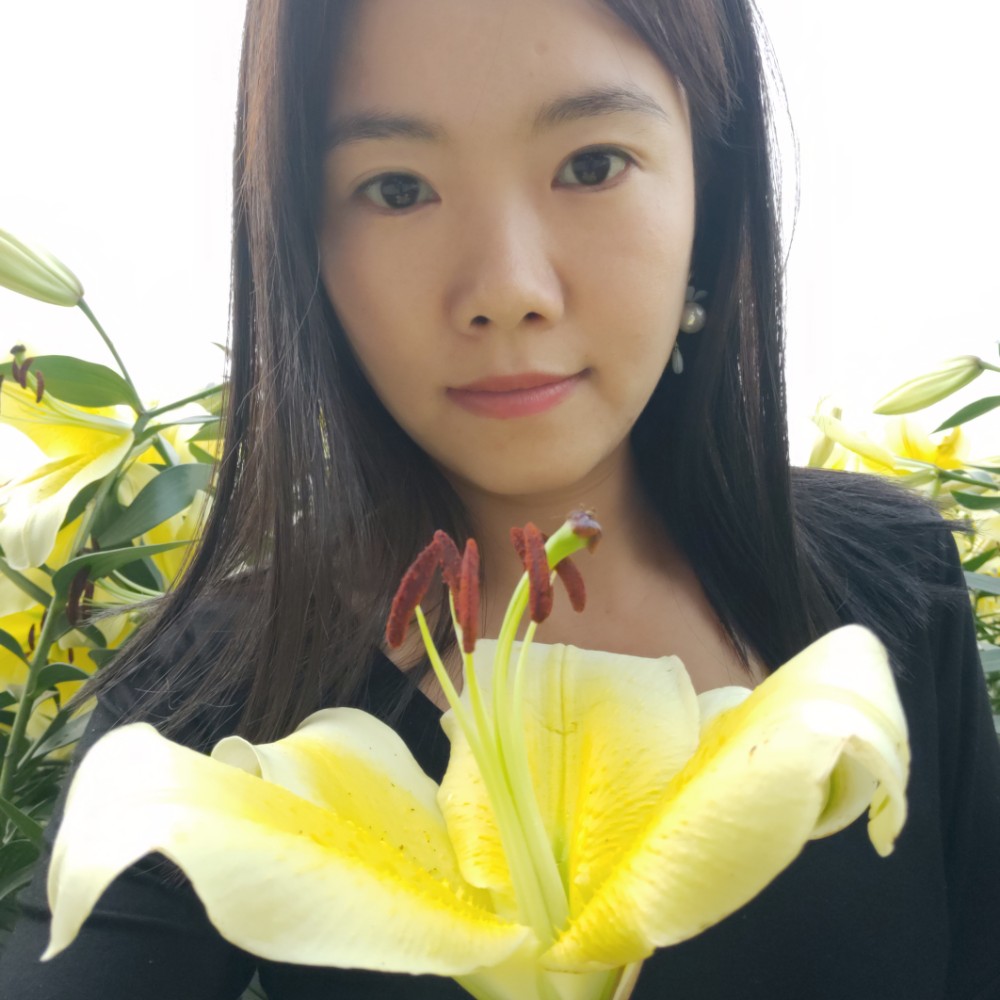 儒雅蹙眉小懒虫的照片