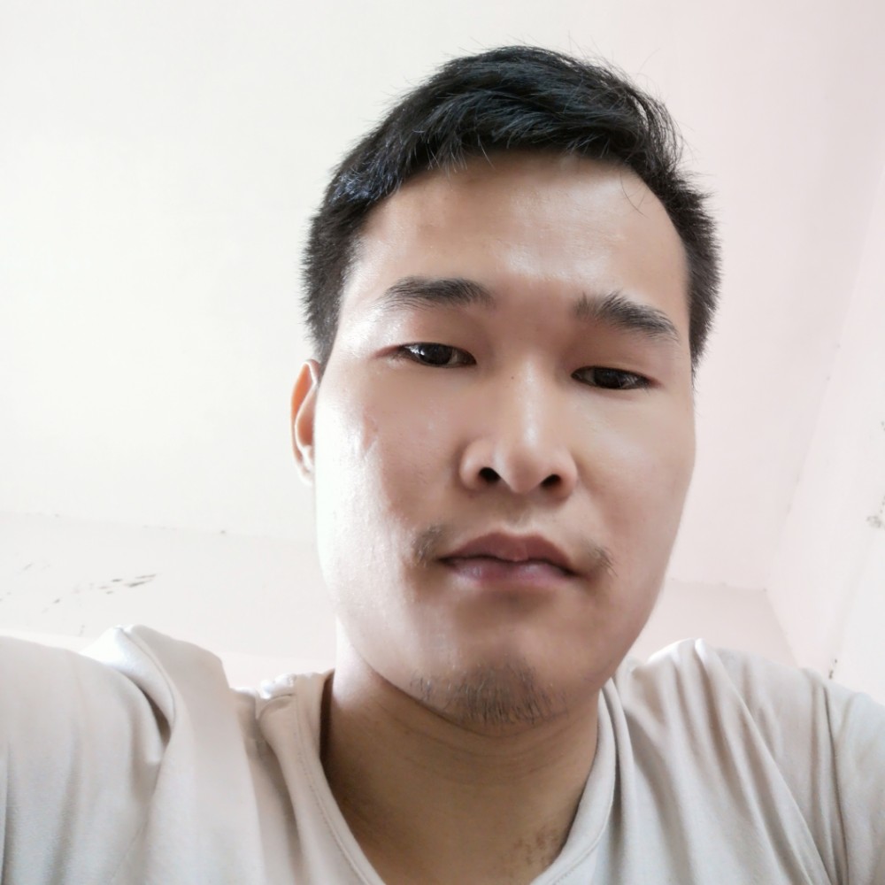 微笑的包容的照片