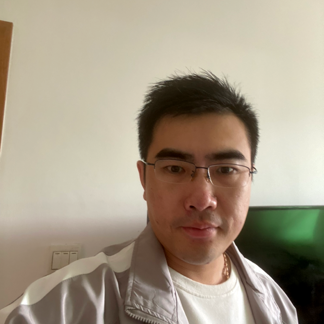 朋友等待痴情的照片