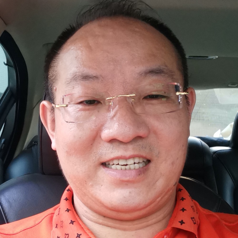默哥哥的照片