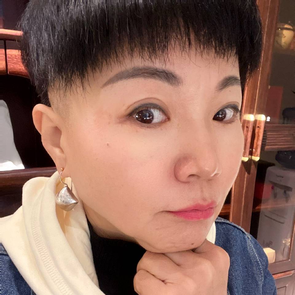极光女的照片