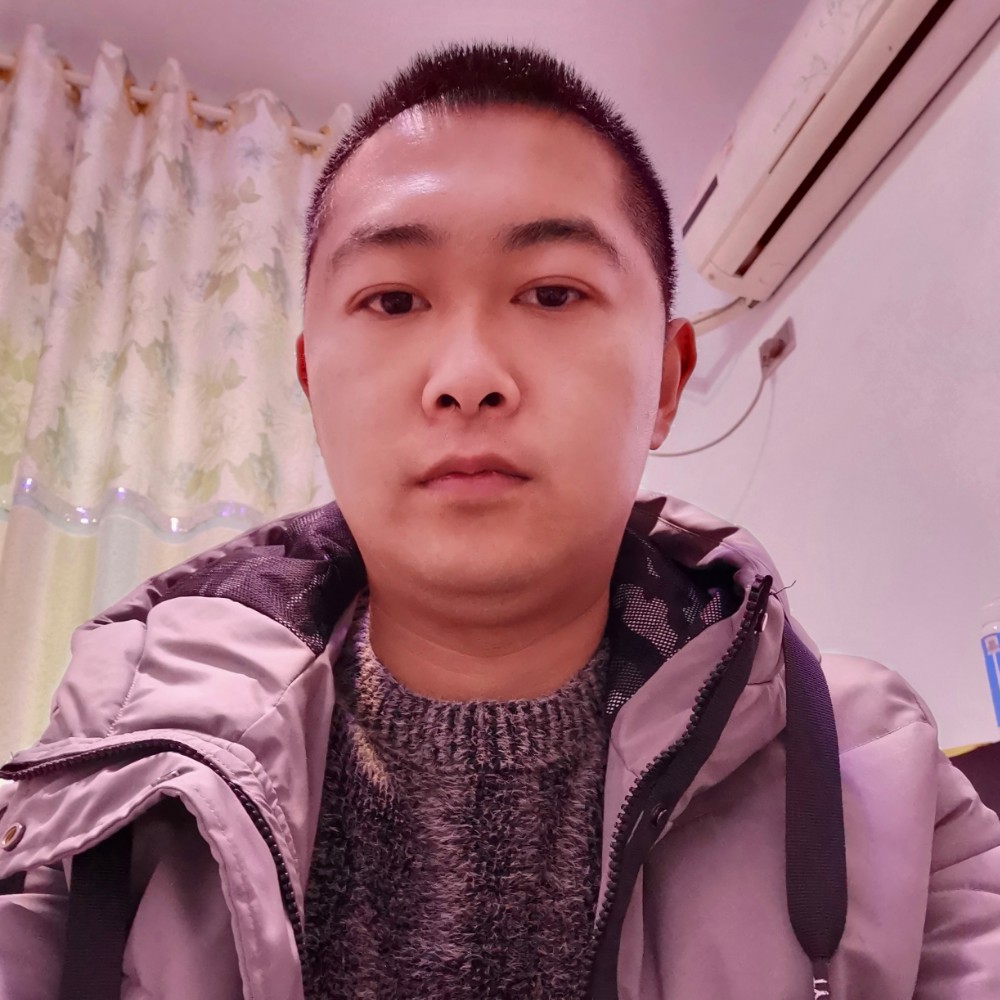 优雅漫步镜子的照片