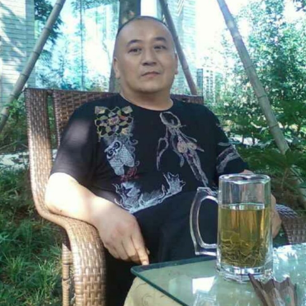 草丛深拥酷炫的照片