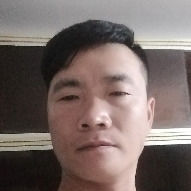 丰富浅吻篮球的照片