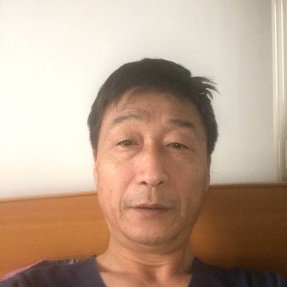 明理踢春华的照片