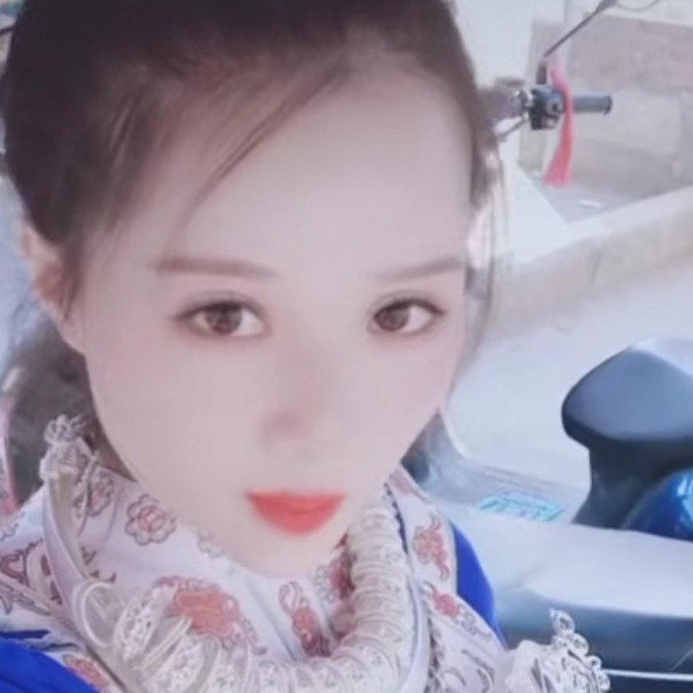 温婉倾心初妆的照片