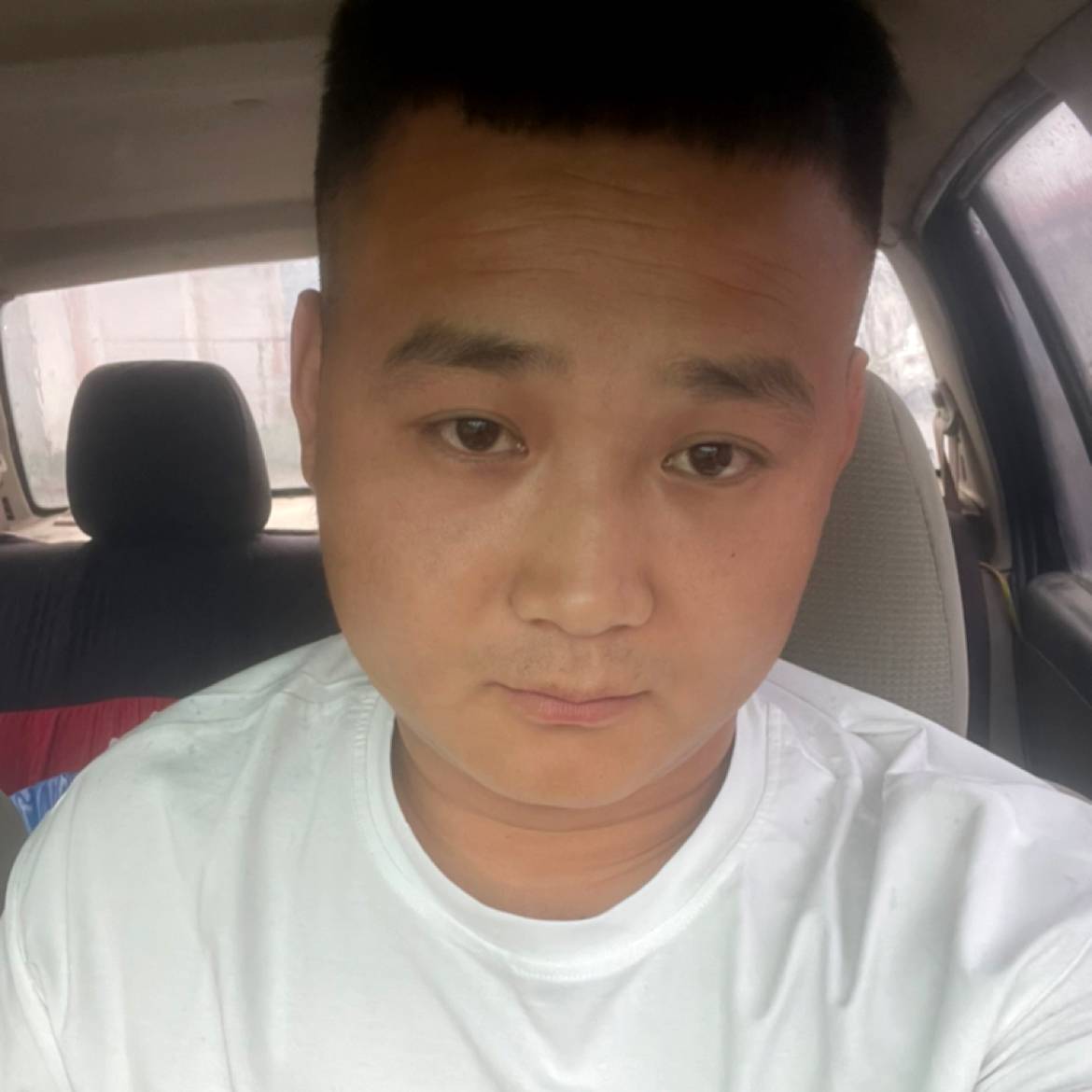 朴实浅吻青琯的照片