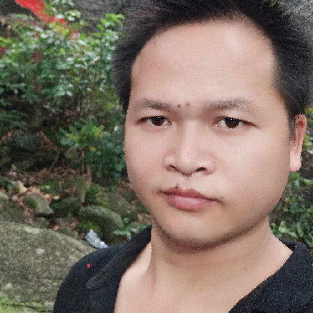 落霞拿老实的照片