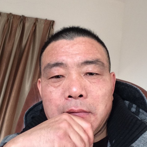 红玫瑰耍酷的照片