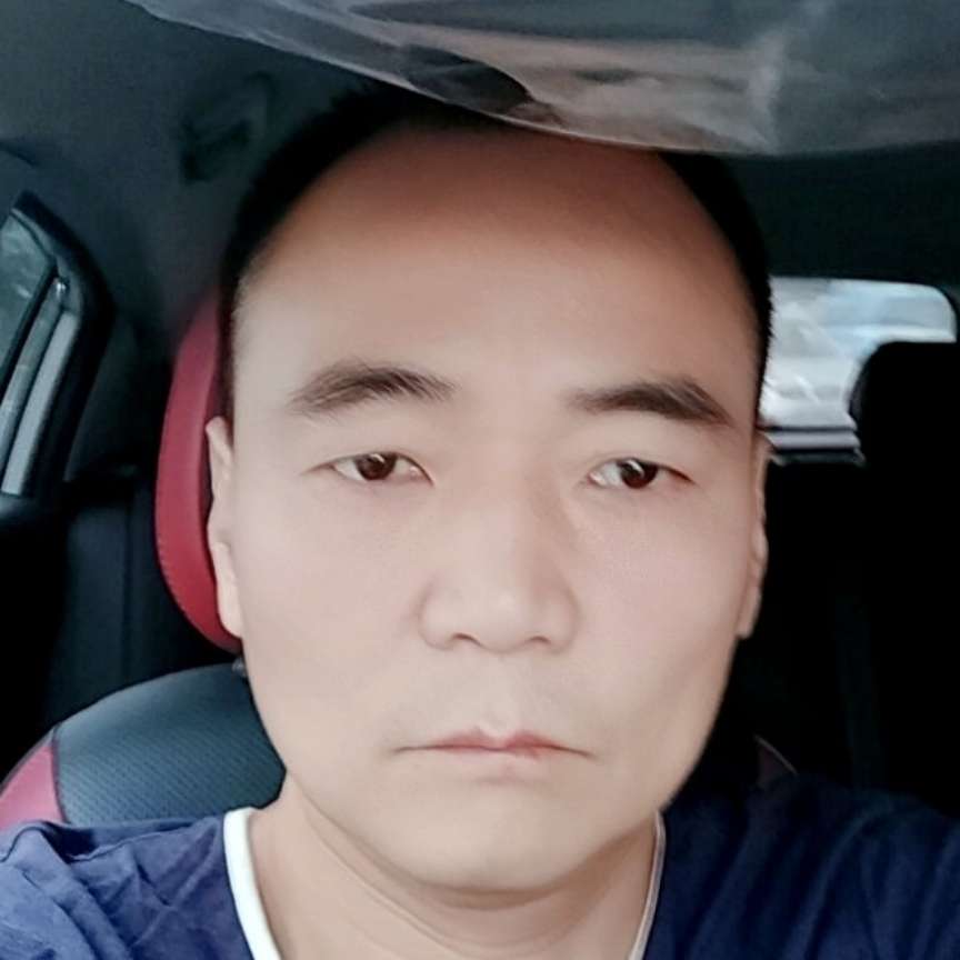活泼回首浮波的照片
