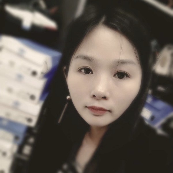 微笑慈祥的照片