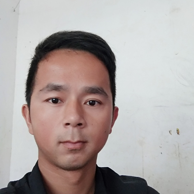 何关有的照片
