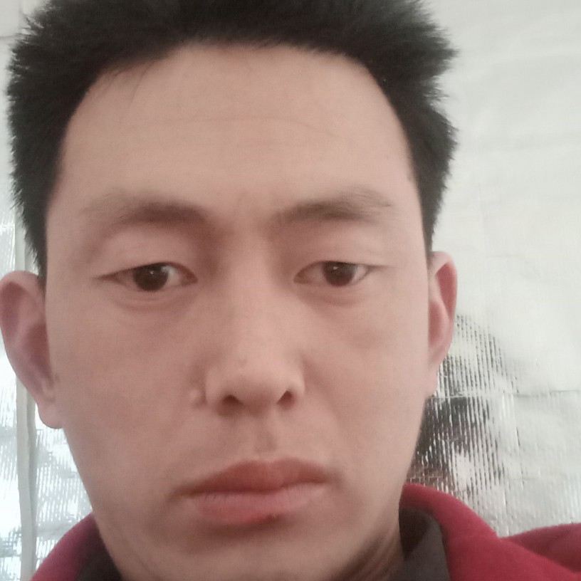 故意凝眸矜柔的照片