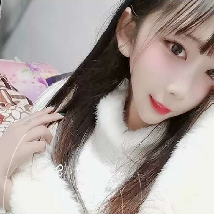 帅气回首荷花的照片