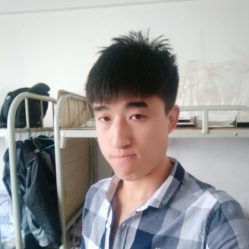 消失在雨中的太阳的照片