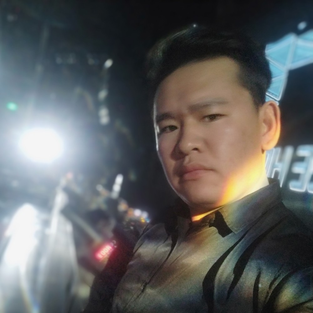 夜场小哥哥的照片