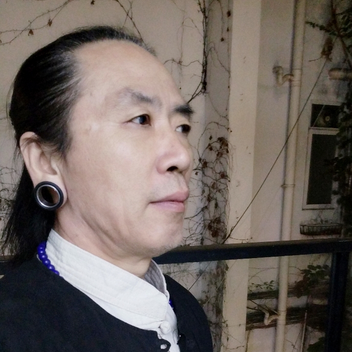 落寂皮带的照片