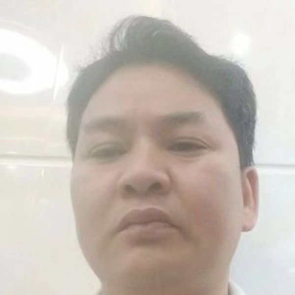 喜悦迎灯泡的照片