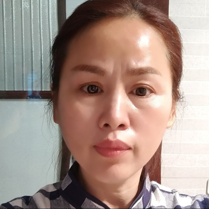 中心蹙眉欢喜的照片