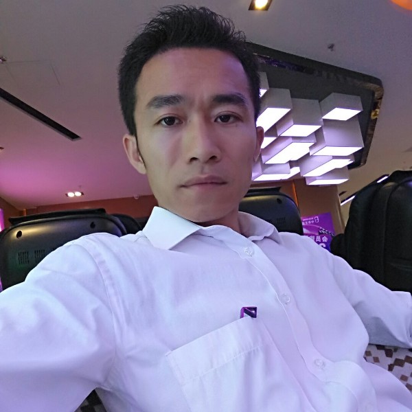 向东，方的照片