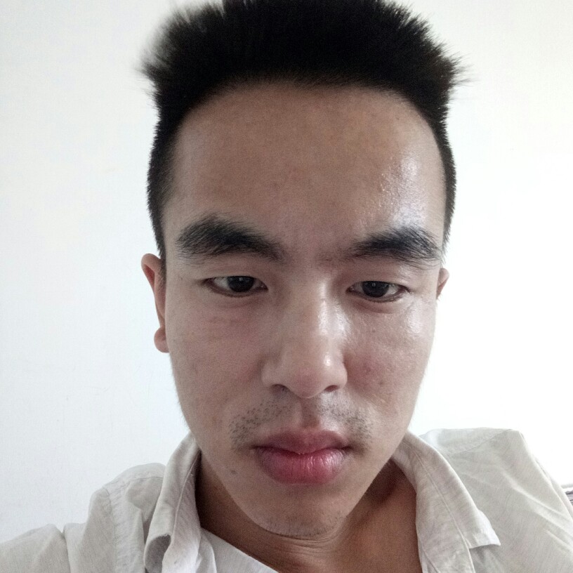 黑米忧郁的照片