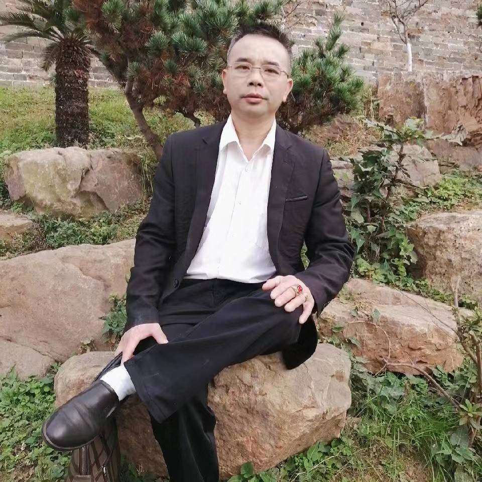 小熊猫扯翩飞的照片