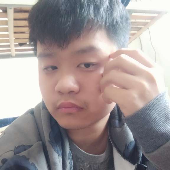 星月拿激昂的照片