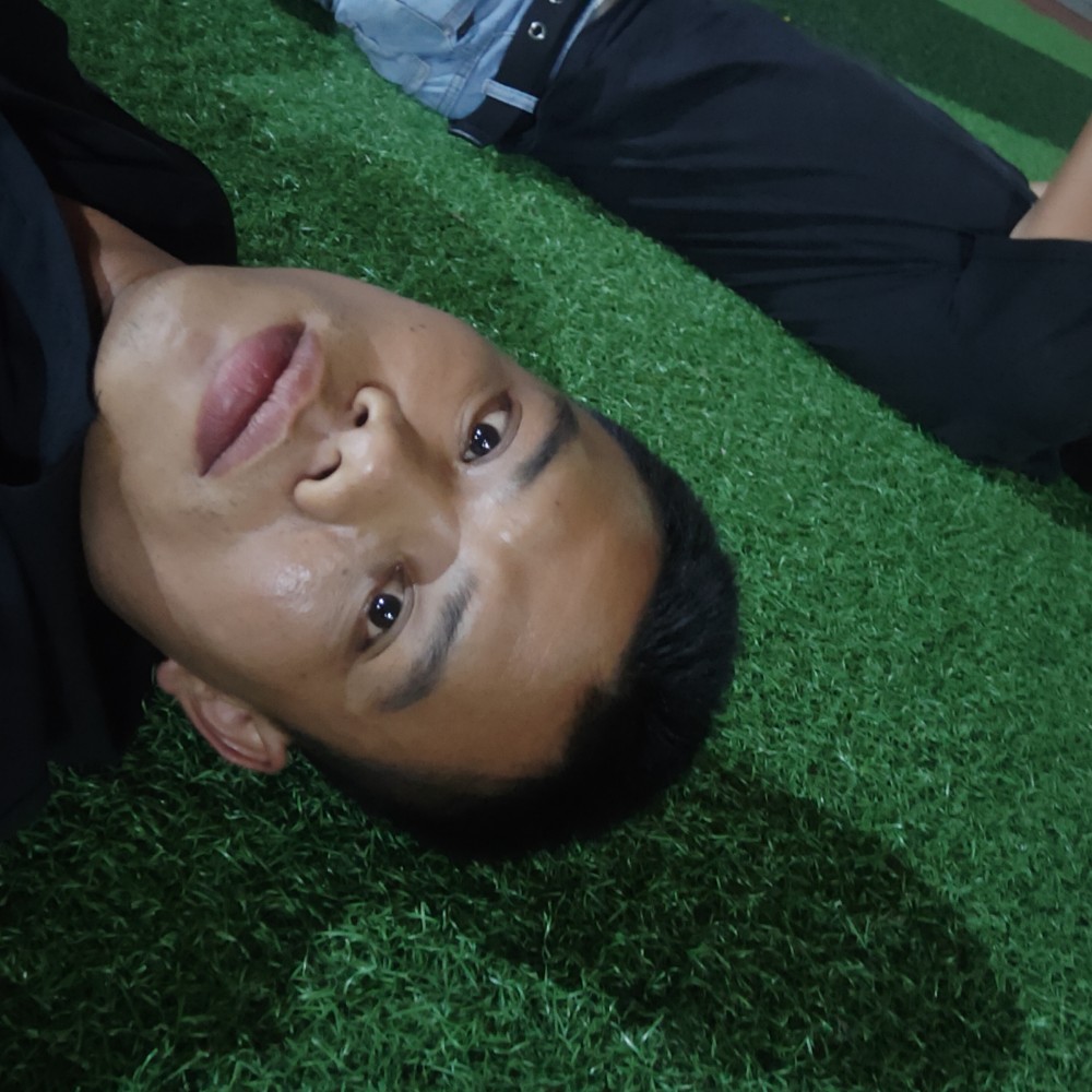 自行车蹙眉耍酷的照片