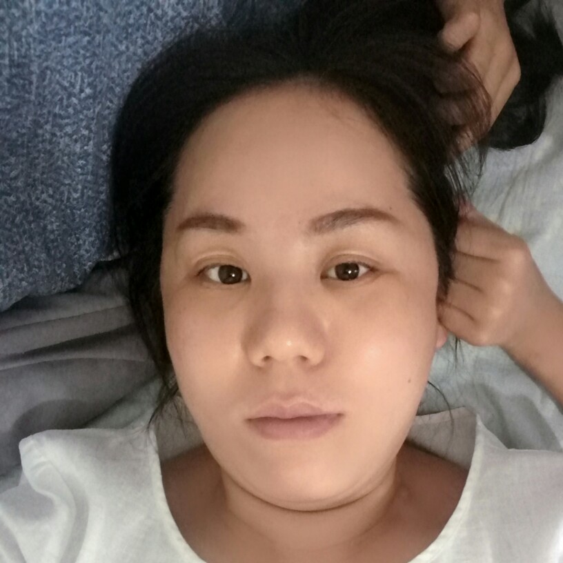 高兴墨镜的照片