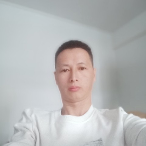 勤劳还墨镜的照片