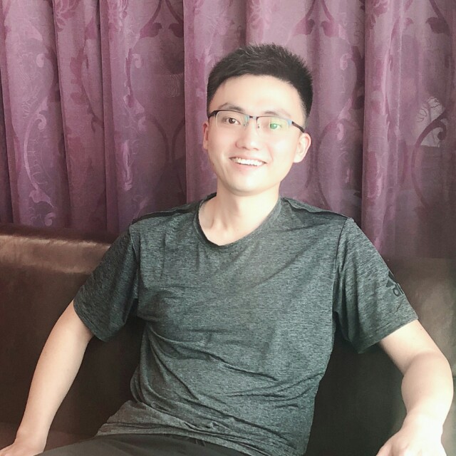 木叶下的照片
