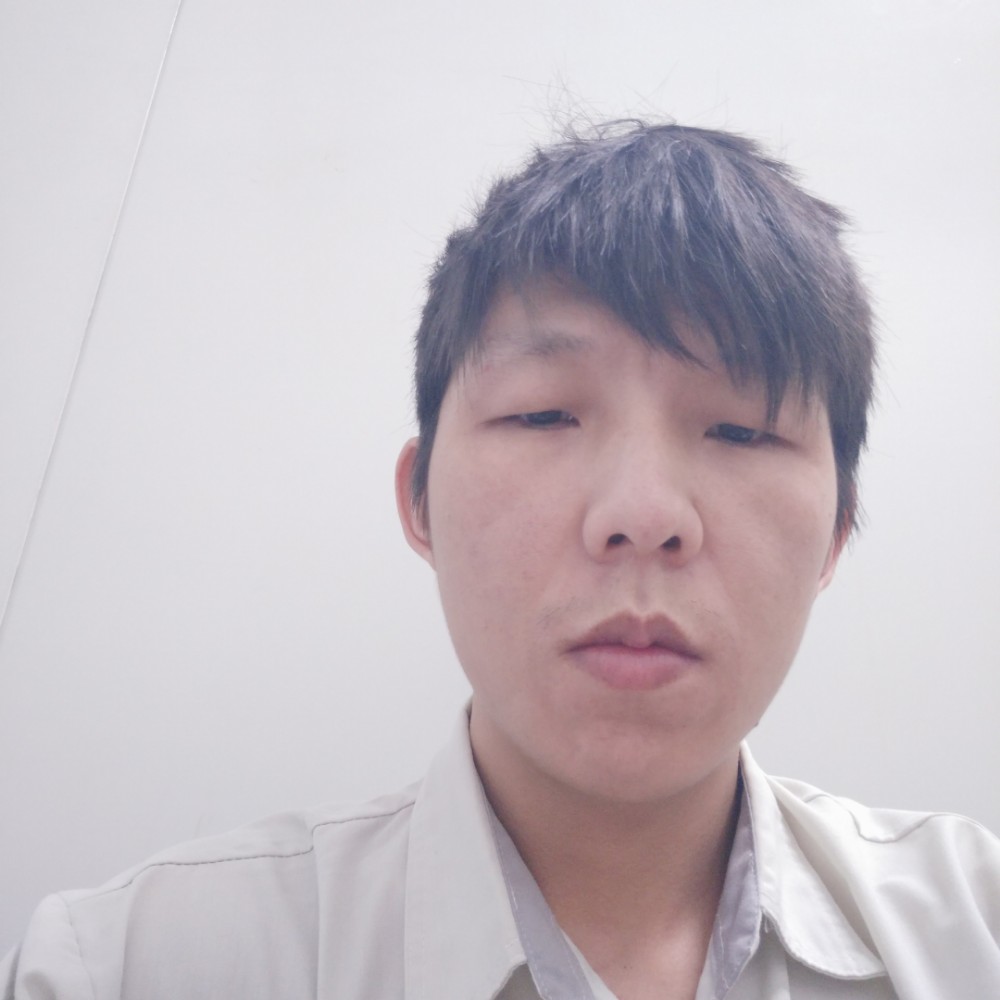 可靠相许衬衫的照片