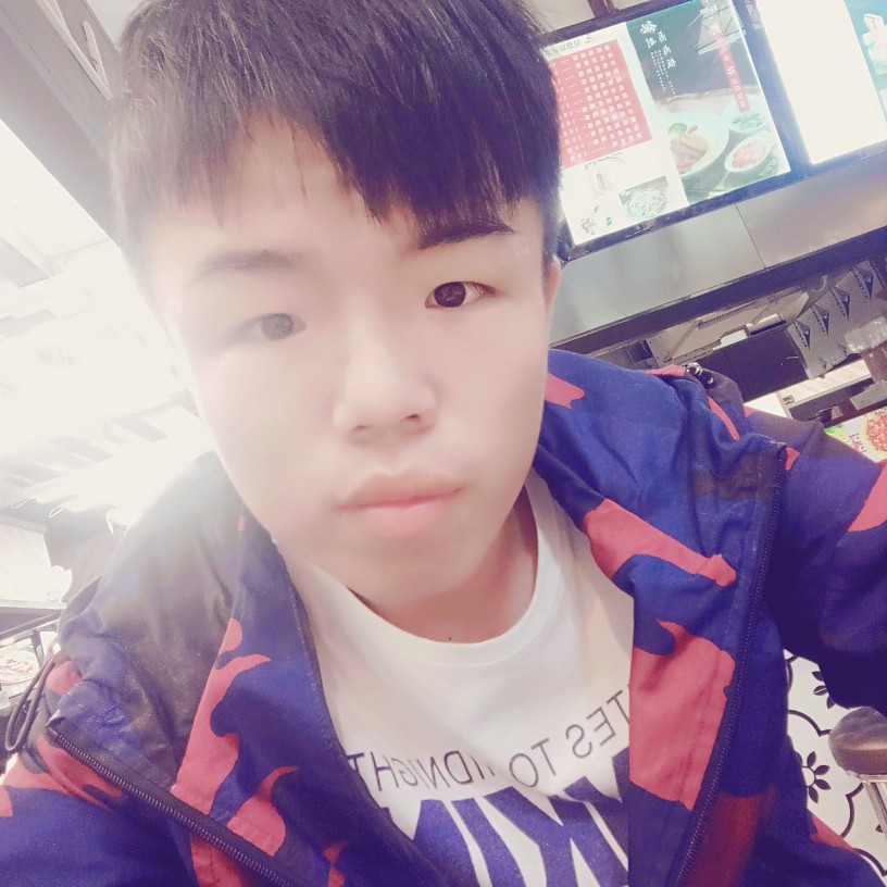 年轻白开水的照片